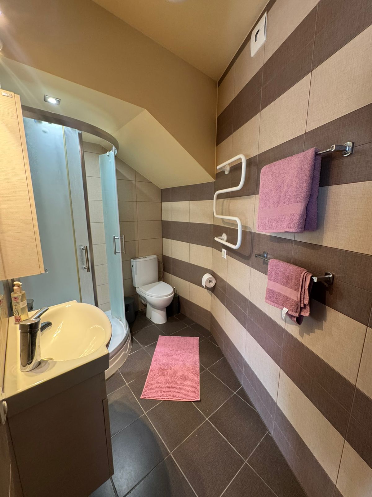 First Floor! - Photo 18