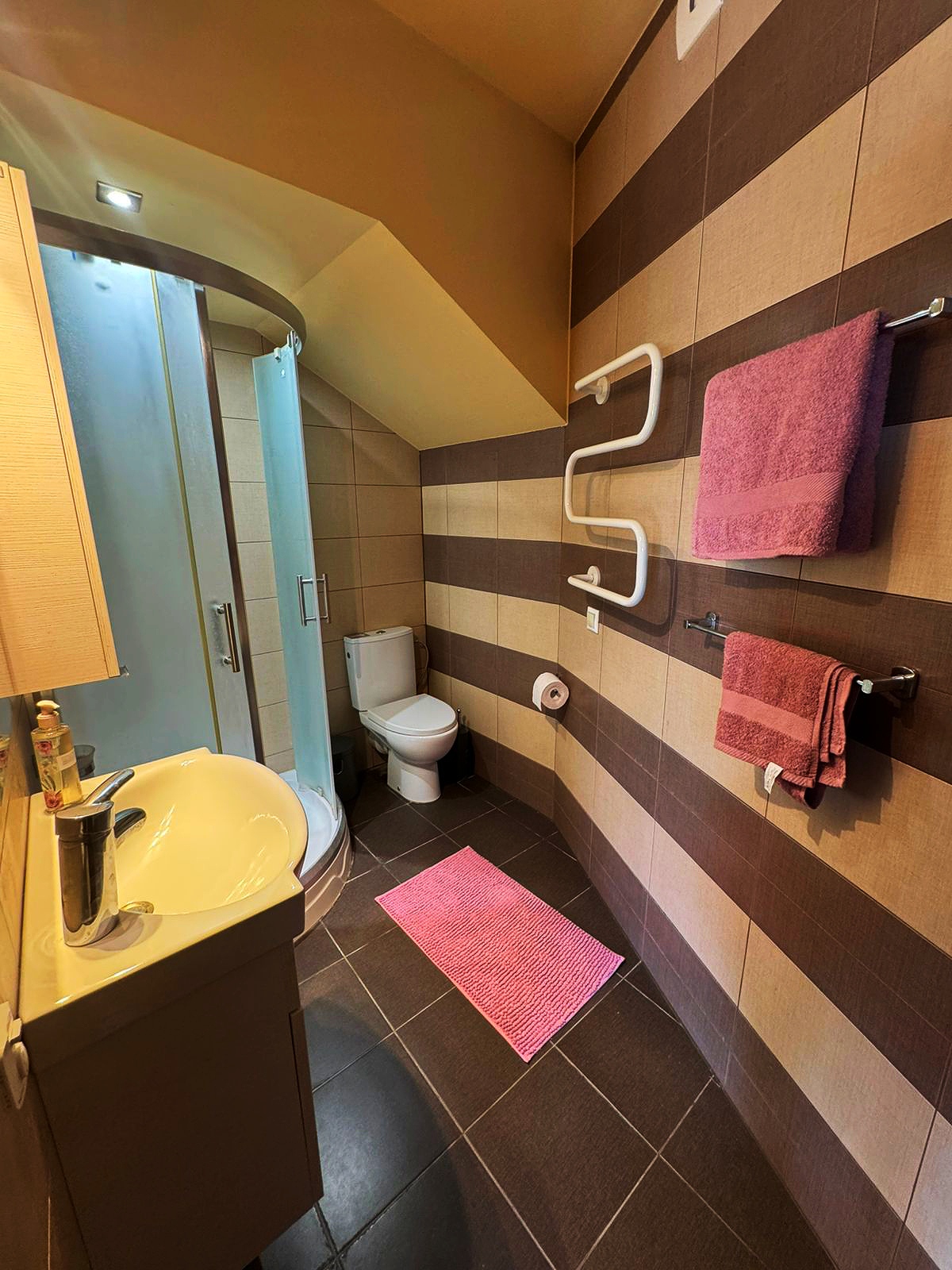 First Floor! - Photo 7